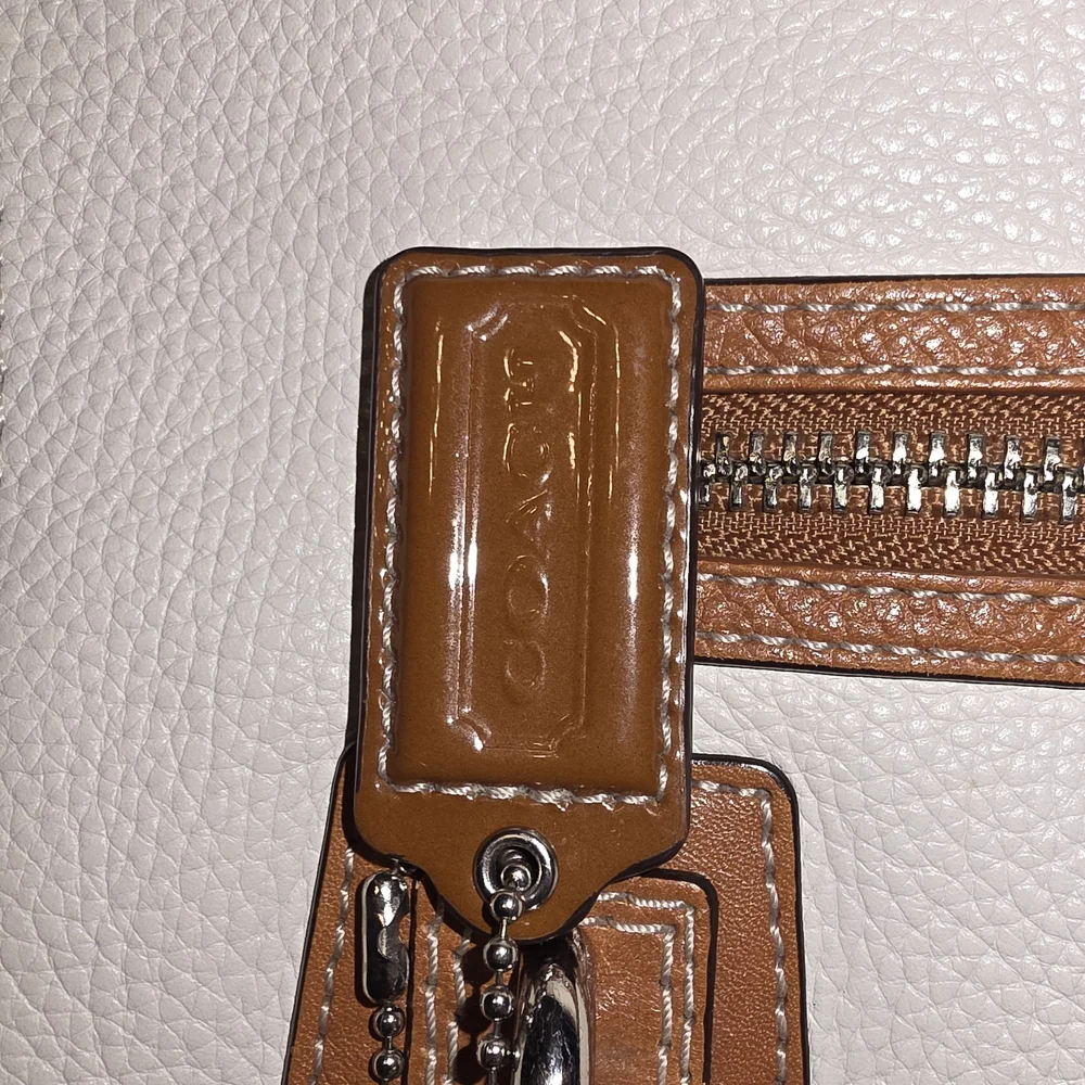 Coach Penelope Ivory Pebbled Leather Tote Handbag - EUC - Picture 5 of 16